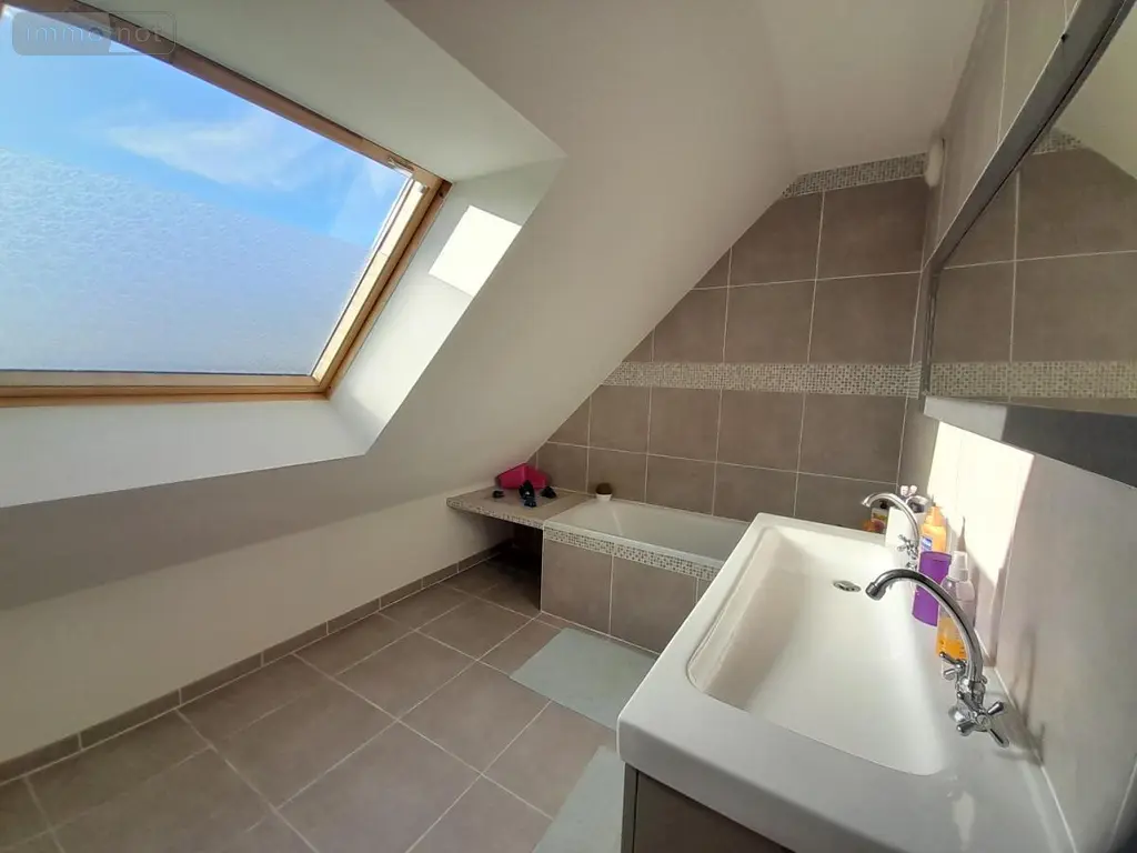 Maison a vendre Meslay-du-Maine 53170 Mayenne 53 110 m2 223650 euros 53018-1842 007