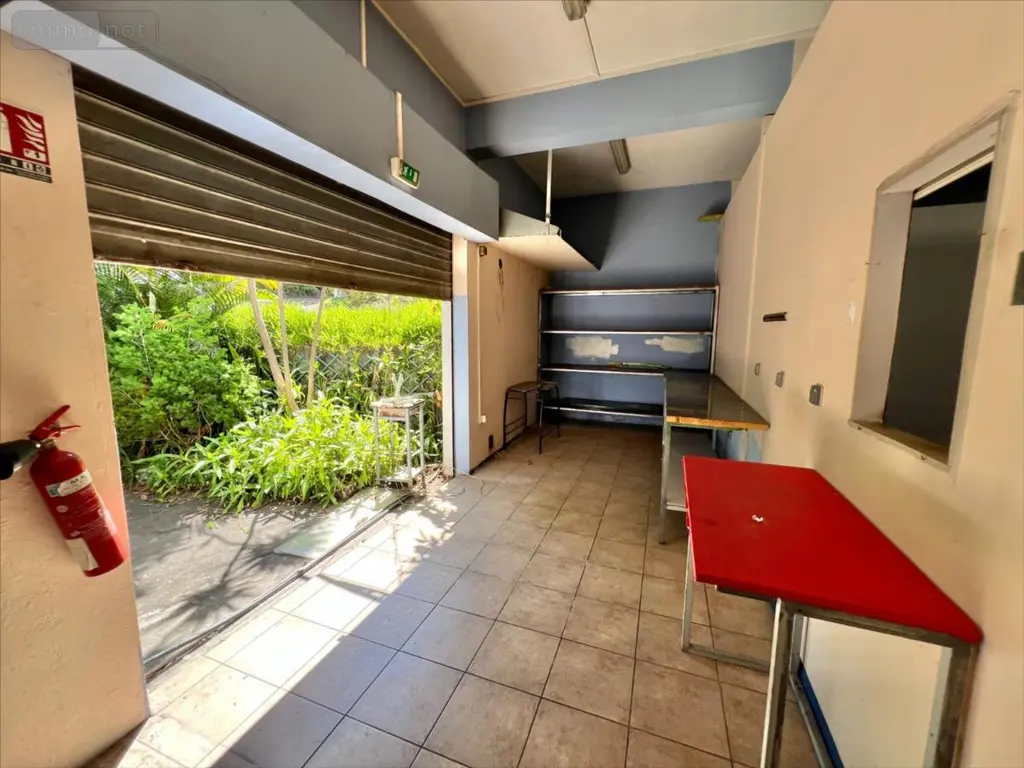 Fonds et murs commerciaux a vendre Le Tampon 97430 La Réunion 974 120 m2 5 pièces 240000 euros 35631 006