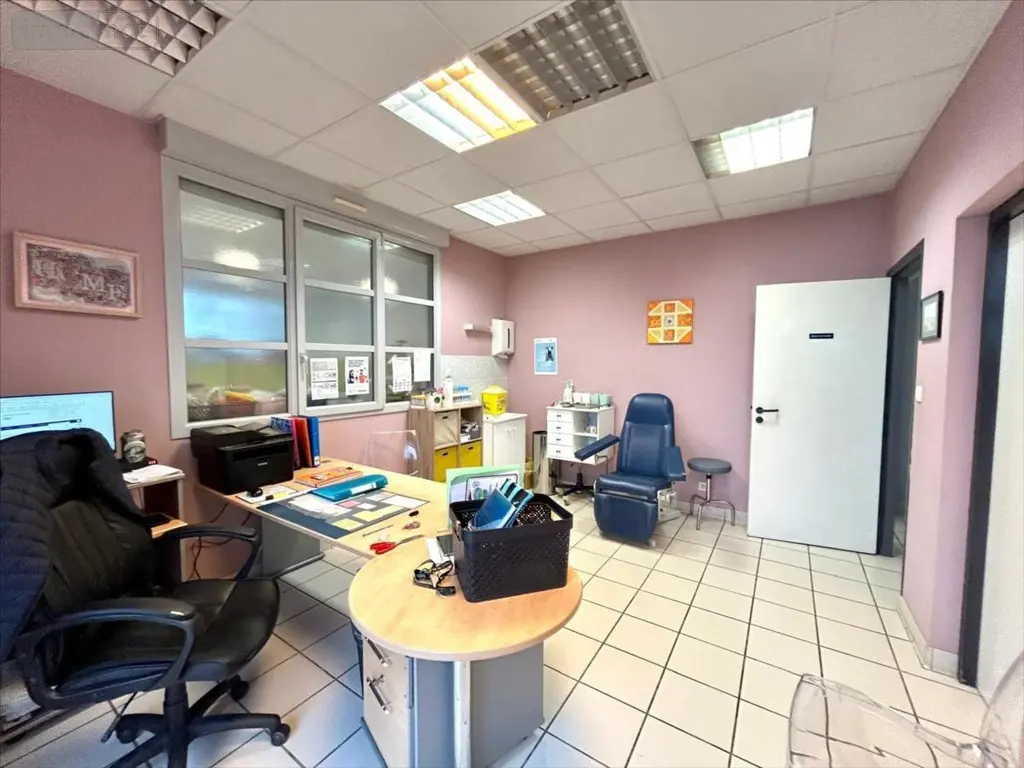 Fonds et murs commerciaux a vendre Saint-Sauveur-le-Vicomte 50390 Manche 50 102 m2 4 pièces 158160 euros 50061-1095915 005