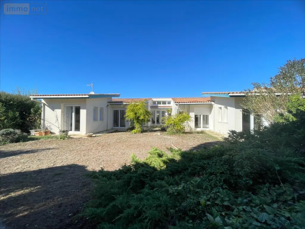 Maison a vendre Saint-Rogatien 17220 Charente-Maritime 17 156 m2 5 pièces 476100 euros 17112-436 001