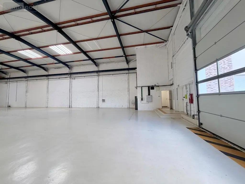 Location fonds et murs commerciaux Bezannes 51430 Marne 51 817 m2 6000 euros 51067-L72 003