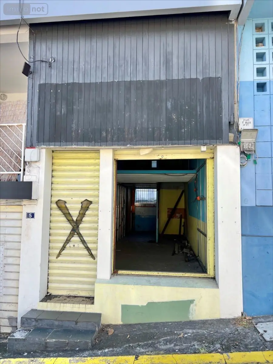 Fonds et murs commerciaux a vendre Le Tampon 97430 La Réunion 974 32 m2 1 pièce 99000 euros 35631.1 002