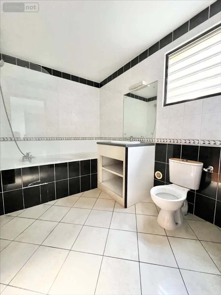 Appartement a vendre Saint-Gilles-les-Bains 97434 La Réunion 974 44 m2 2 pièces 285000 euros 41304 007