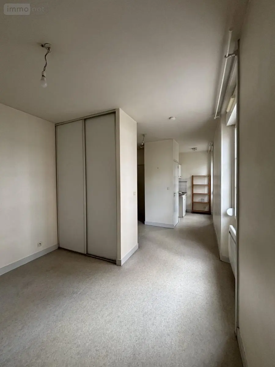 Location appartement Rennes 35000 Ille-et-Vilaine 35 24 m2 1 pièce 420 euros 35018-L1311 002