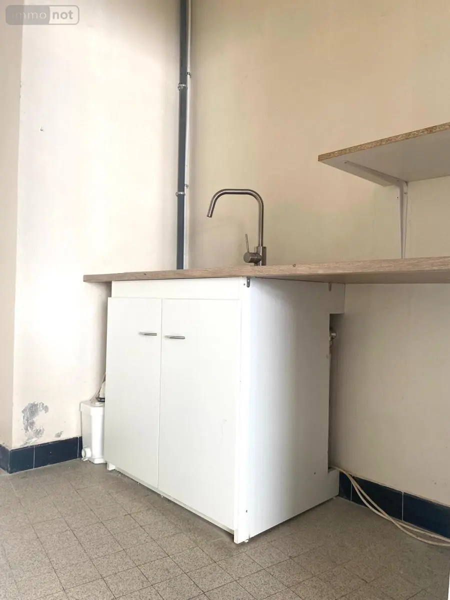 Fonds et murs commerciaux a vendre Nantua 01130 Ain 01 65 m2 51500 euros 01048-233 004