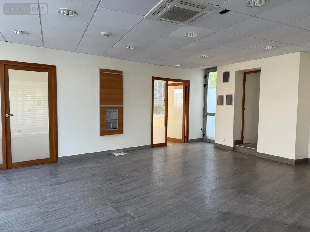Immeuble de rapport a vendre Le May-sur-Èvre 49122 Maine-et-Loire 49 250 m2 83840 euros 49058-1566 002