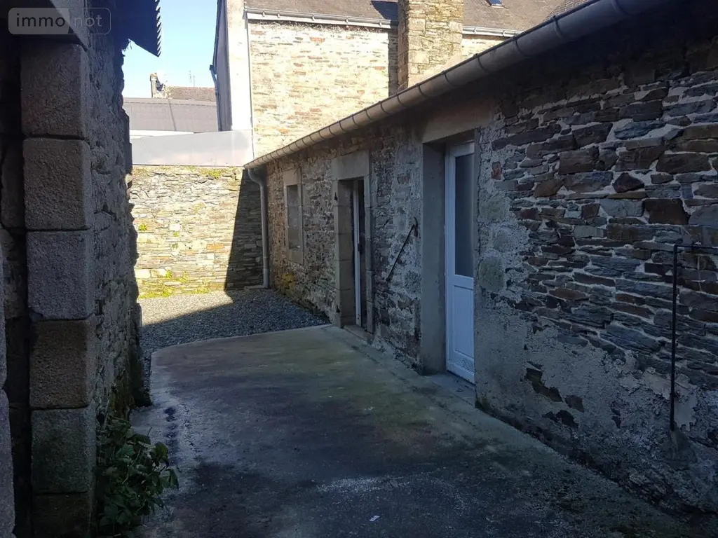 Fonds et murs commerciaux a vendre Gourin 56110 Morbihan 56 200 m2 131102 euros 56071-2677 012