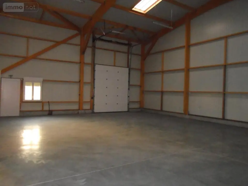 Location fonds et murs commerciaux Mouen 14790 Calvados 14 150 m2 985 euros 14002-L410 003