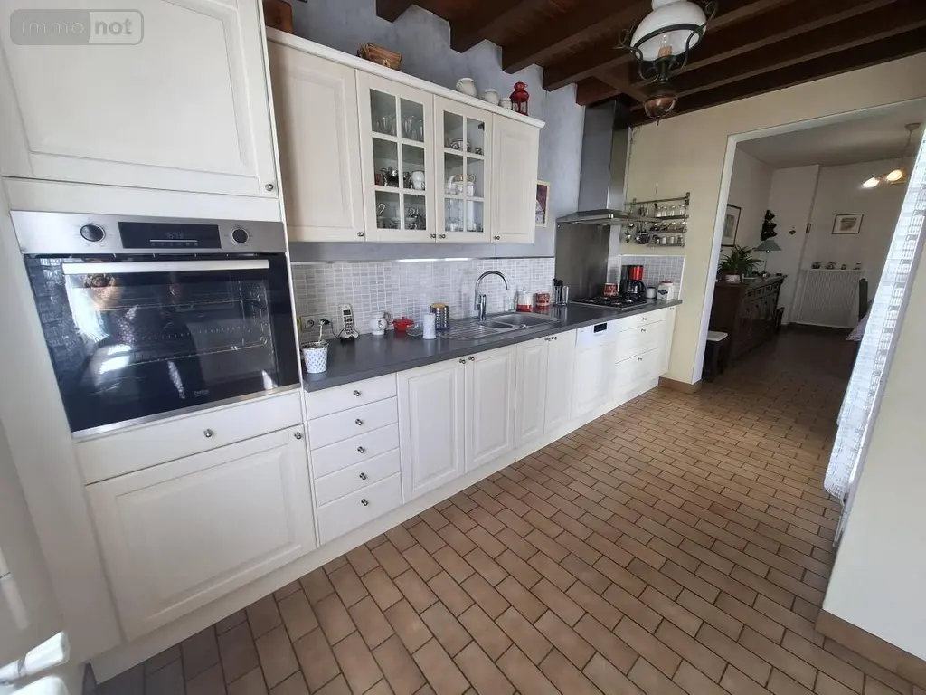 Maison a vendre Saintes 17100 Charente-Maritime 17 147 m2 8 pièces 374000 euros 17111-746 023