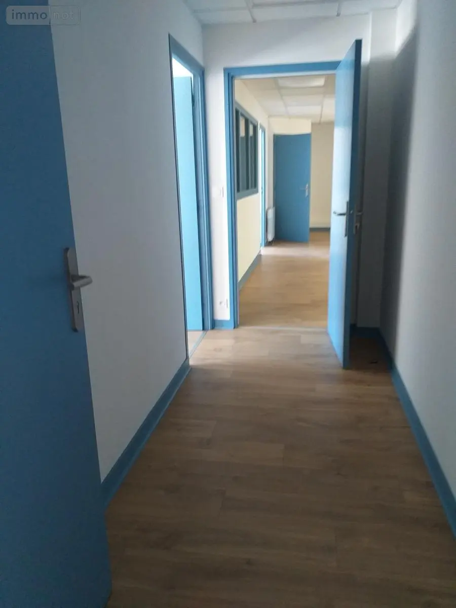 Fonds et murs commerciaux a vendre Vannes 56000 Morbihan 56 267 m2 670872 euros 56005-902 005