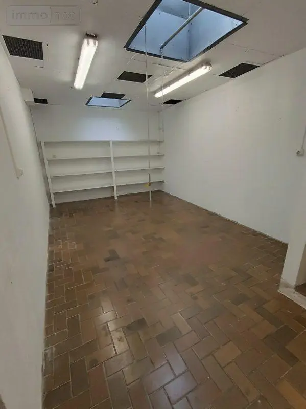 Location fonds et murs commerciaux Bourg-en-Bresse 01000 Ain 01 80 m2 720 euros 01083-L156 010