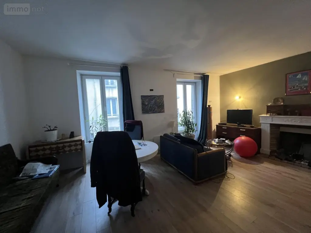 Immeuble de rapport a vendre Ploërmel 56800 Morbihan 56 185 m2 291250 euros 56044-1451 005