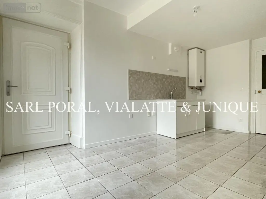 Location appartement Saint-Denis-en-Bugey 01500 Ain 01 30 m2 1 pièce 480 euros 01031-L736 002