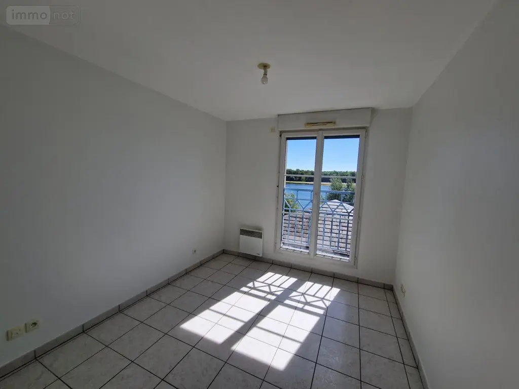 Location appartement Loire-Authion 49140 Maine-et-Loire 49 90 m2 4 pièces 720 euros 49112-L212 007