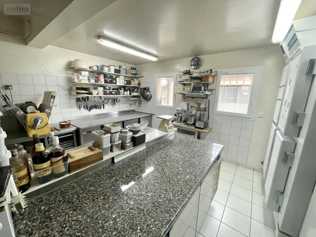 Fonds et murs commerciaux a vendre Fournels 48310 Lozère 48 327 m2 210000 euros 48032-225 009