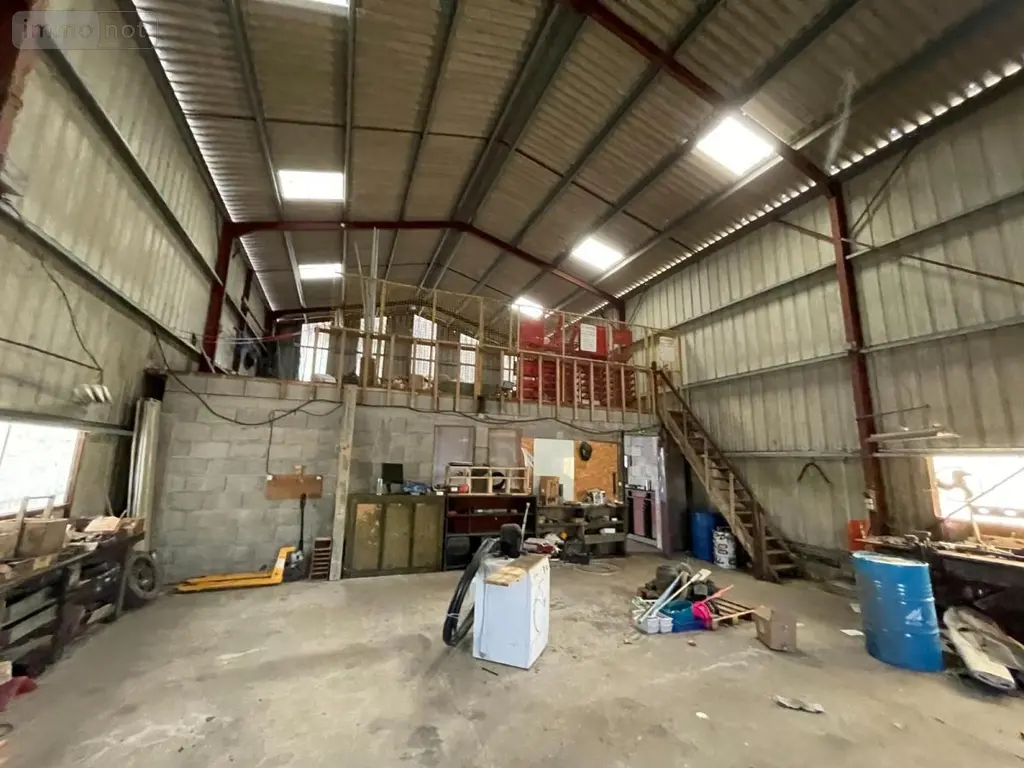 Fonds et murs commerciaux a vendre Saint-Jean-de-Liversay 17170 Charente-Maritime 17 4000 m2 3090000 euros 17015-504 015