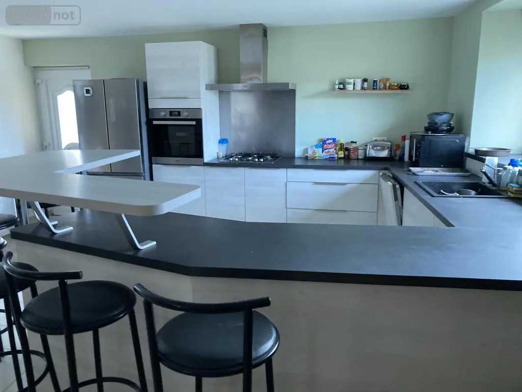 Immeuble de rapport a vendre Camors 56330 Morbihan 56 188 m2 467640 euros 56064-1344 003