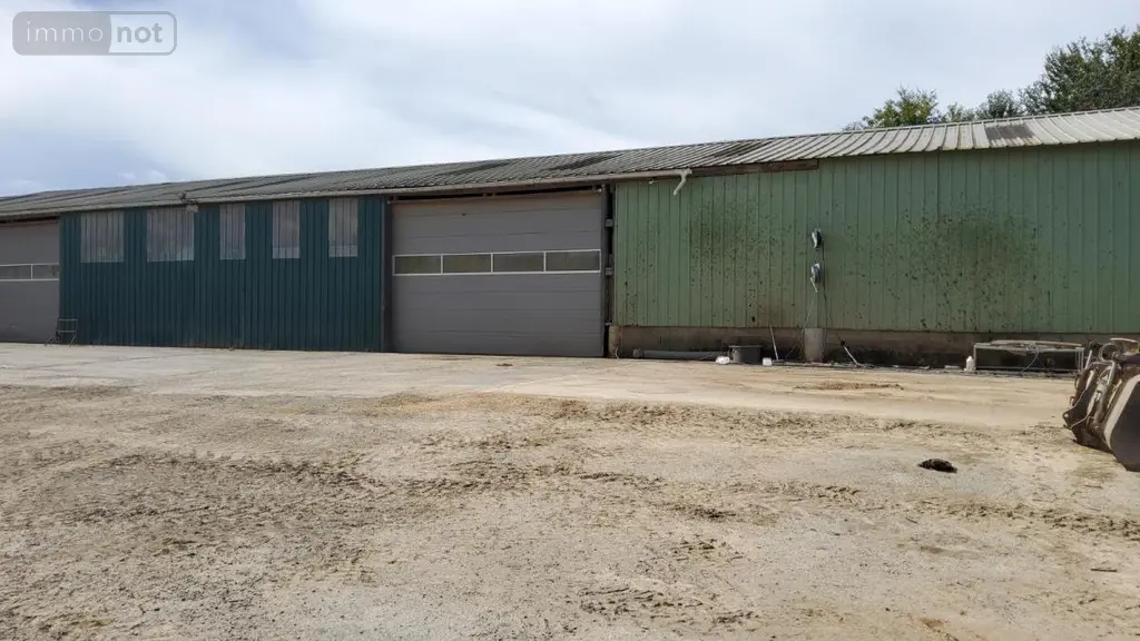 Garage et parking a vendre Saint-Hernin 29270 Finistère 29 1365 m2 273000 euros 29066-3778 003