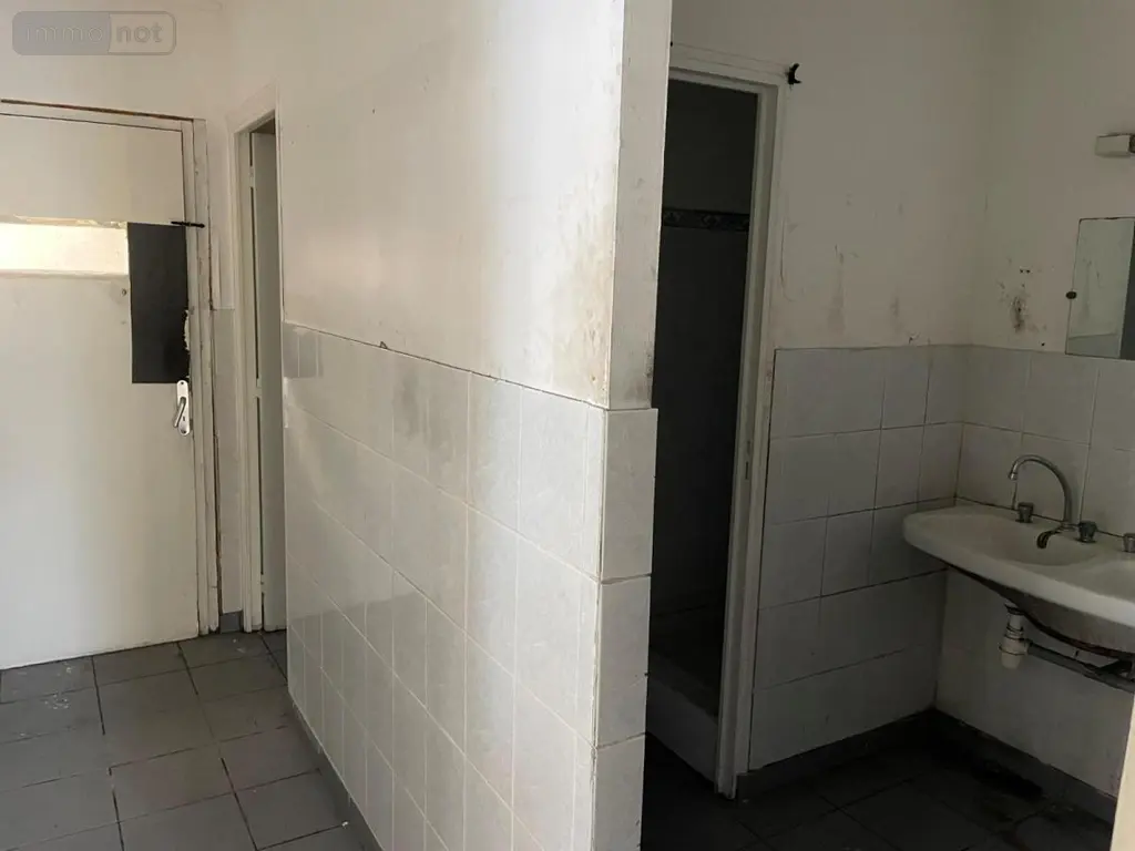 Garage et parking a vendre Port-Louis 56290 Morbihan 56 367 m2 280000 euros 56039-1269 015
