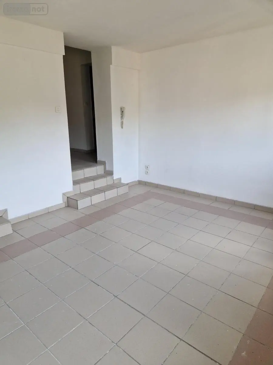 Location appartement Neuville-Saint-Rémy 59554 Nord 59 25 m2 1 pièce 380 euros 59098-L572 004