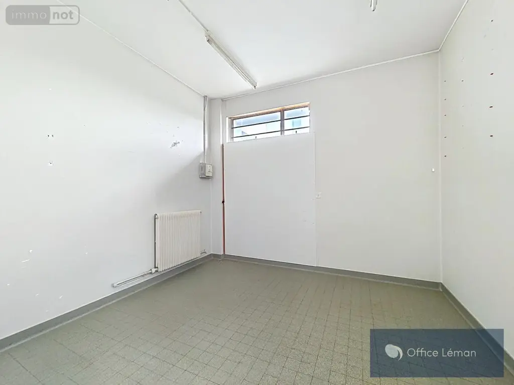 Fonds et murs commerciaux a vendre Saint-Genis-Pouilly 01630 Ain 01 64 m2 210000 euros 01047-827 003