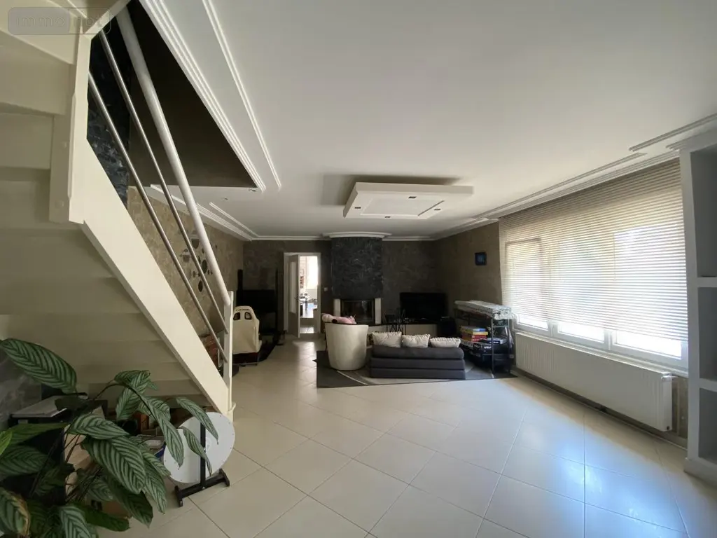 Divers a vendre Tilloy-lez-Cambrai 59554 Nord 59 215 m2 272480 euros 59079-1821 011