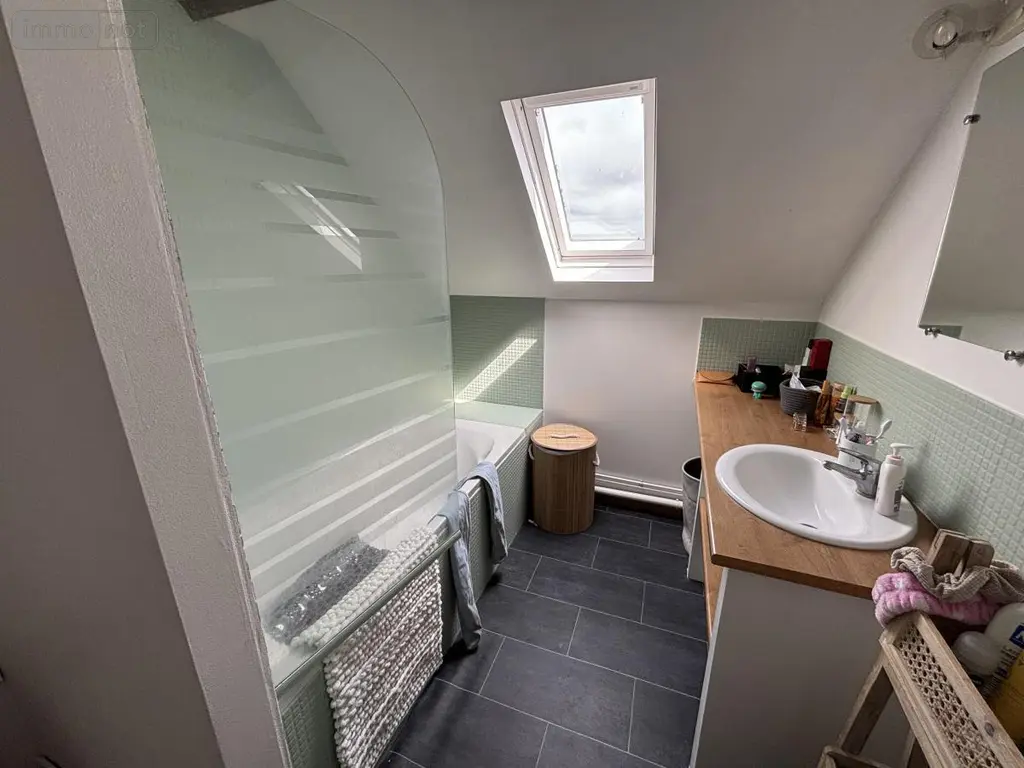 Immeuble de rapport a vendre Saint-Clément-de-la-Place 49370 Maine-et-Loire 49 99 m2 163800 euros 49019-3466 006