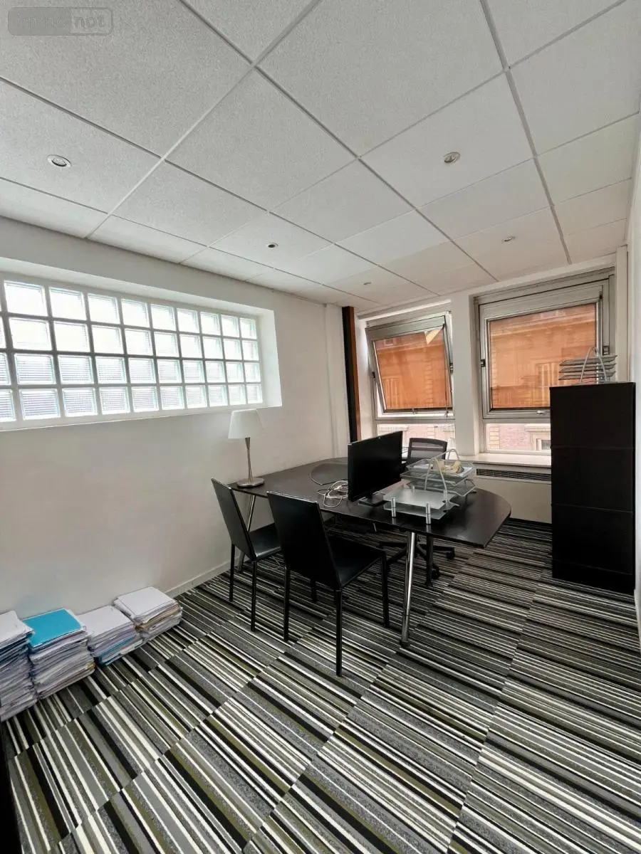 Location fonds et murs commerciaux Rouen 76000 Seine-Maritime 76 79 m2 2030 euros 76008-L94 003