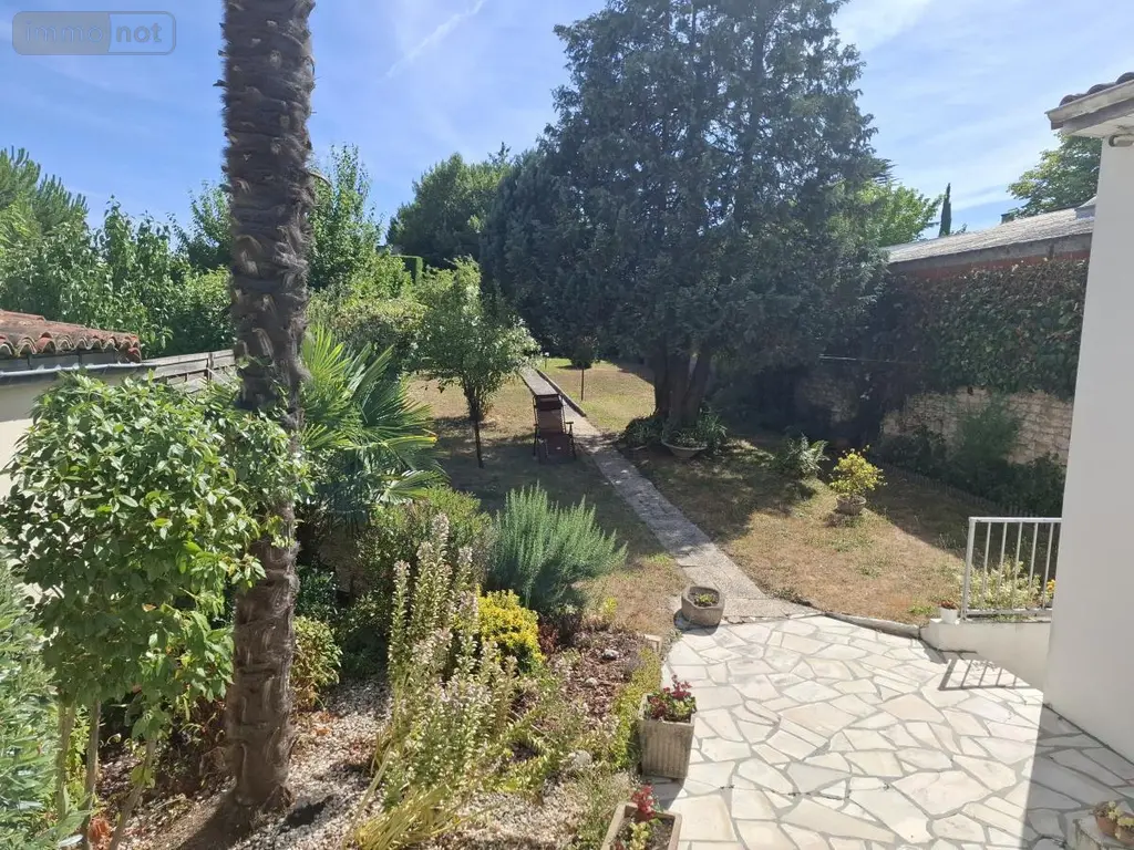 Maison a vendre Saintes 17100 Charente-Maritime 17 147 m2 8 pièces 374000 euros 17111-746 004