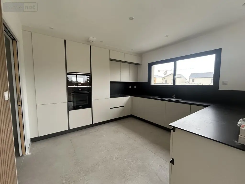 Location maison La Chapelle-des-Fougeretz 35520 Ille-et-Vilaine 35 147 m2 5 pièces 1750 euros 35060-L404 002