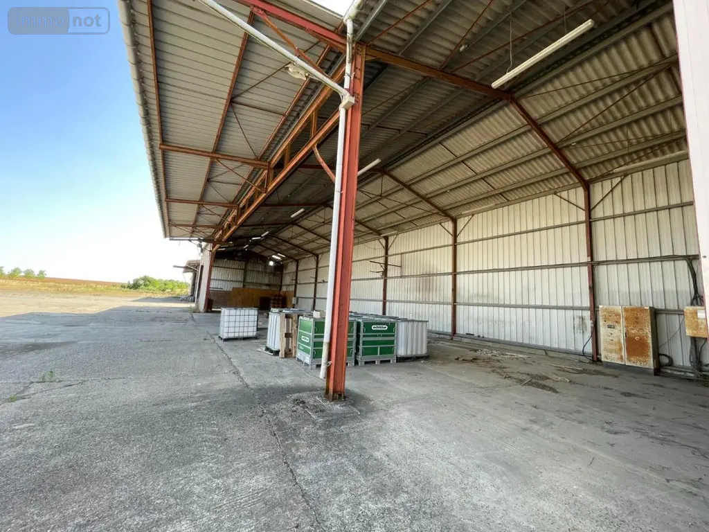 Fonds et murs commerciaux a vendre Saint-Jean-de-Liversay 17170 Charente-Maritime 17 4000 m2 3090000 euros 17015-504 022