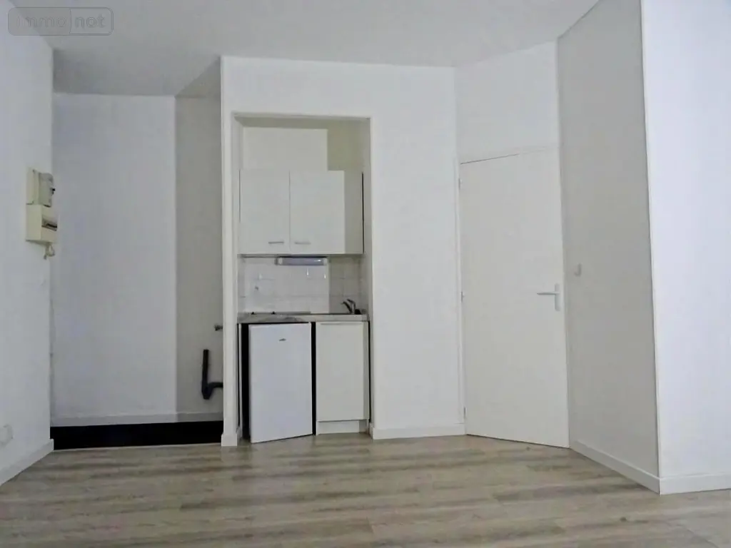 Location appartement Reims 51100 Marne 51 19 m2 1 pièce 360 euros 51082-L996 006