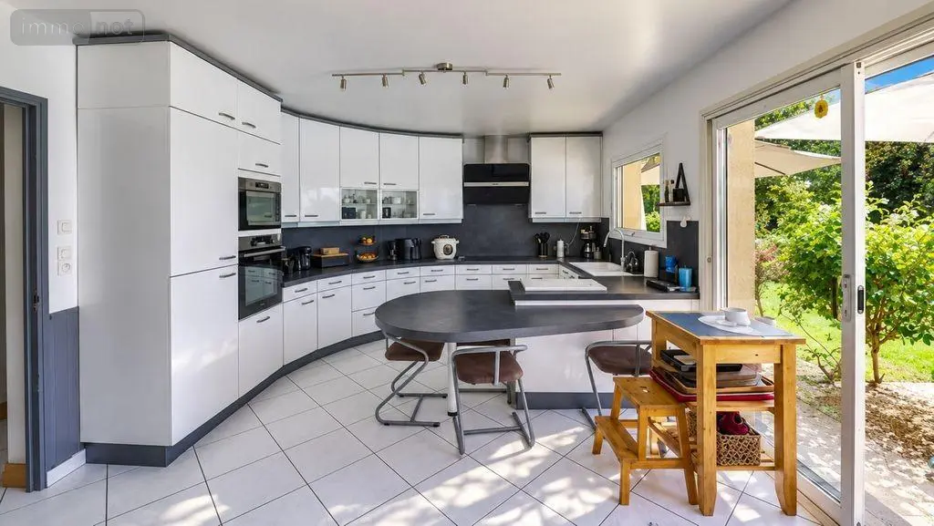 Maison a vendre Yvré-l'Évêque 72530 Sarthe 72 263 m2 8 pièces 585000 euros 72120-1063 006