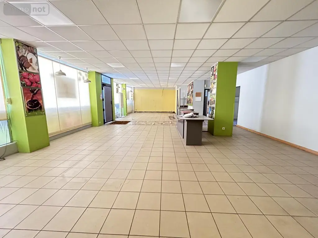 Fonds et murs commerciaux a vendre Guer 56380 Morbihan 56 285 m2 332480 euros 56046-1341 003
