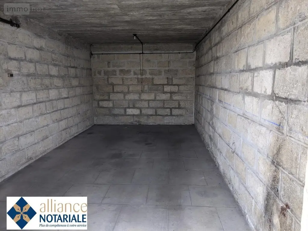 Location garage et parking Vire Normandie 14500 Calvados 14 17 m2 60 euros 14076-L1062 002