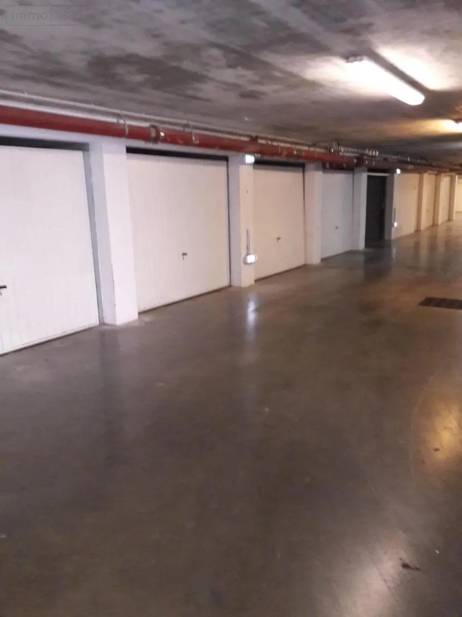 Location garage et parking Bourg-en-Bresse 01000 Ain 01 10 m2 72 euros 01083-L133 003