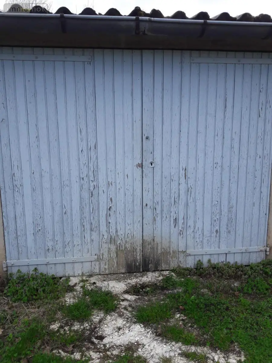 Location garage et parking Bourg-en-Bresse 01000 Ain 01 10 m2 57 euros 01083-L174 001