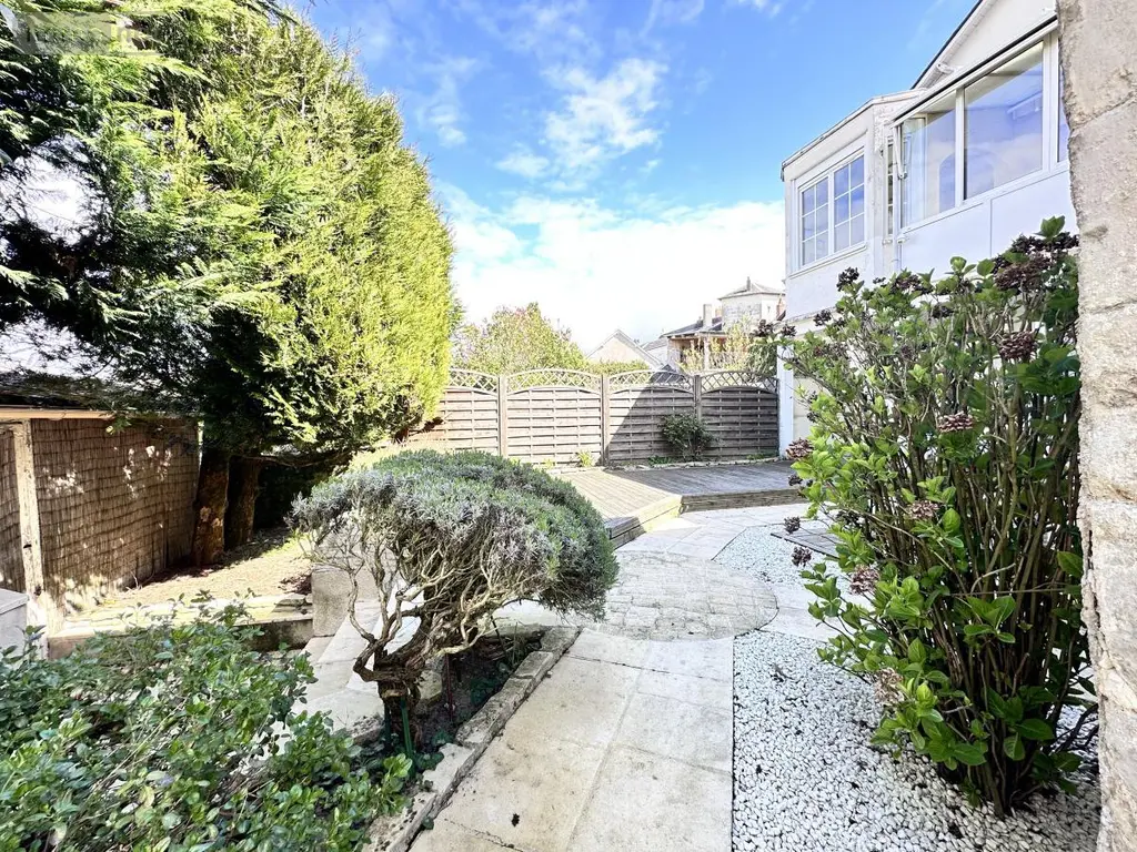 Maison a vendre Sainte-Maure-de-Touraine 37800 Indre-et-Loire 37 180 m2 8 pièces 235500 euros 37072-652 003