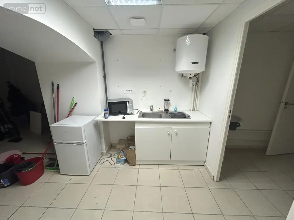 Location fonds et murs commerciaux Cambrai 59400 Nord 59 18 m2 1 pièce 562 euros 59083-L1800 008