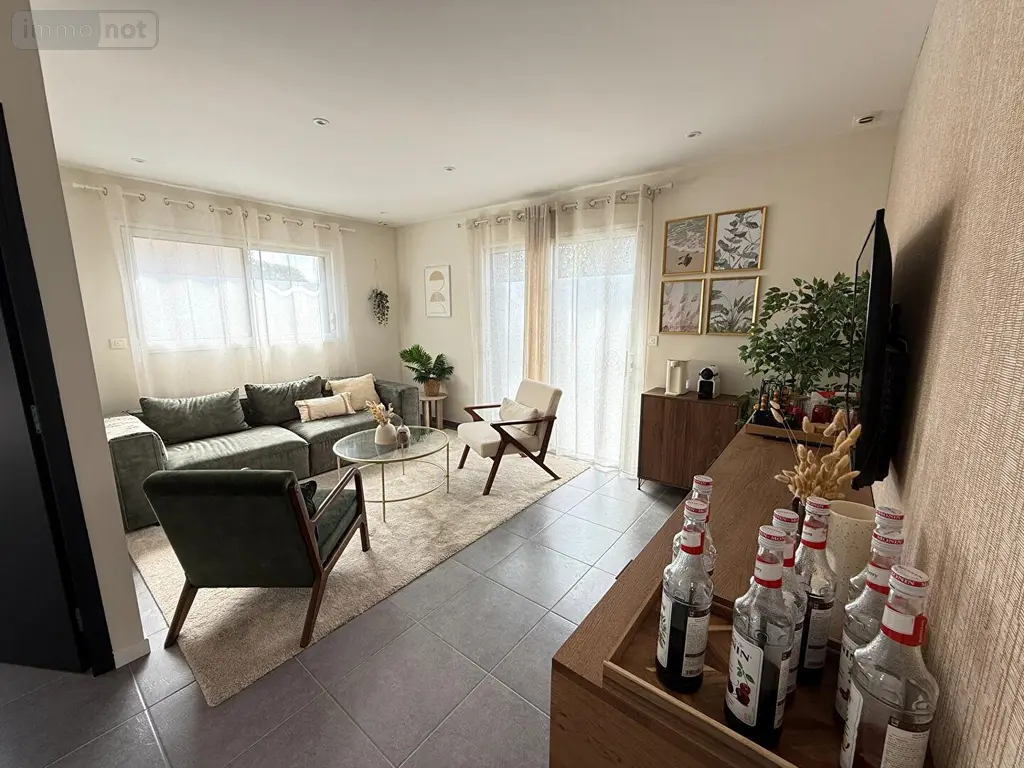 Location fonds et murs commerciaux Betton 35830 Ille-et-Vilaine 35 94 m2 1 pièce 1300 euros GE012-2435 003