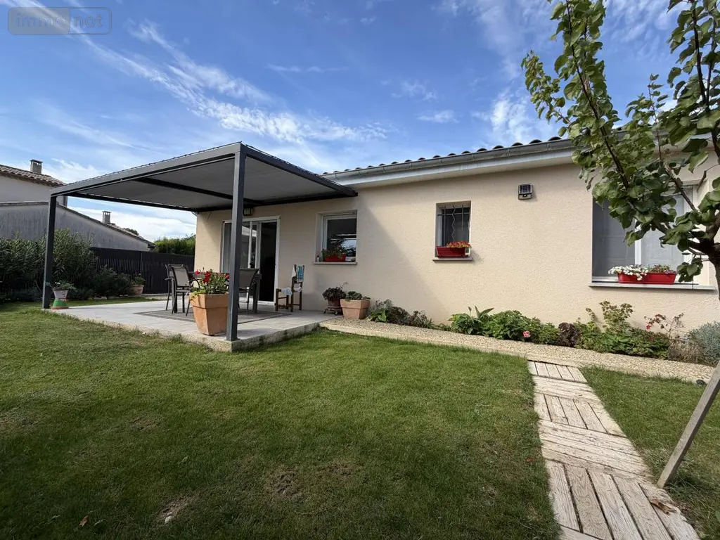Location maison Pierrelatte 26700 Drôme 26 81 m2 3 pièces 945 euros 26060-L129 001