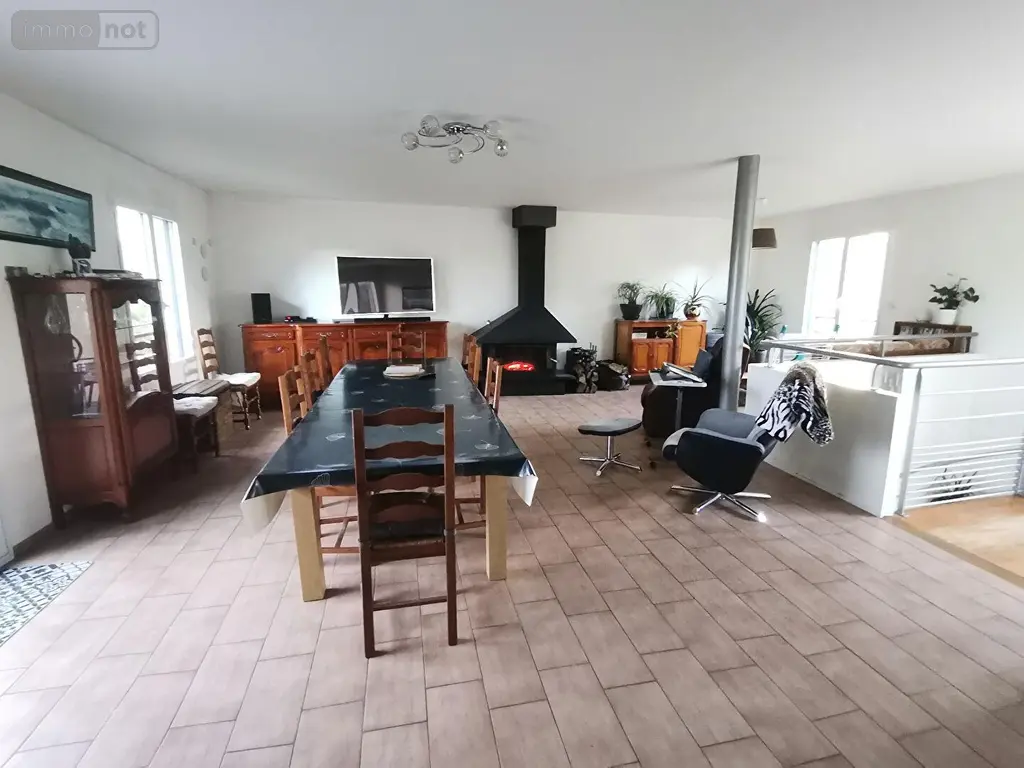 Maison a vendre Montfort-sur-Meu 35160 Ille-et-Vilaine 35 214 m2 8 pièces 518760 euros 048-V953M 005