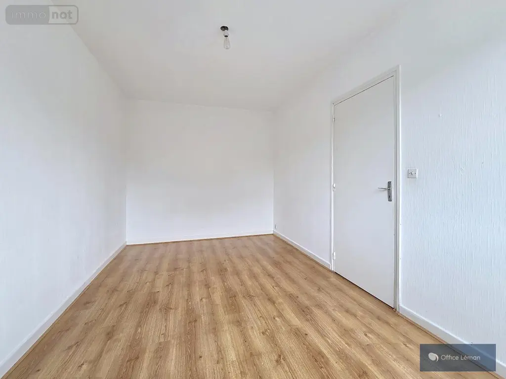 Appartement a vendre Ferney-Voltaire 01210 Ain 01 80 m2 3 pièces 405000 euros 01047-890 006