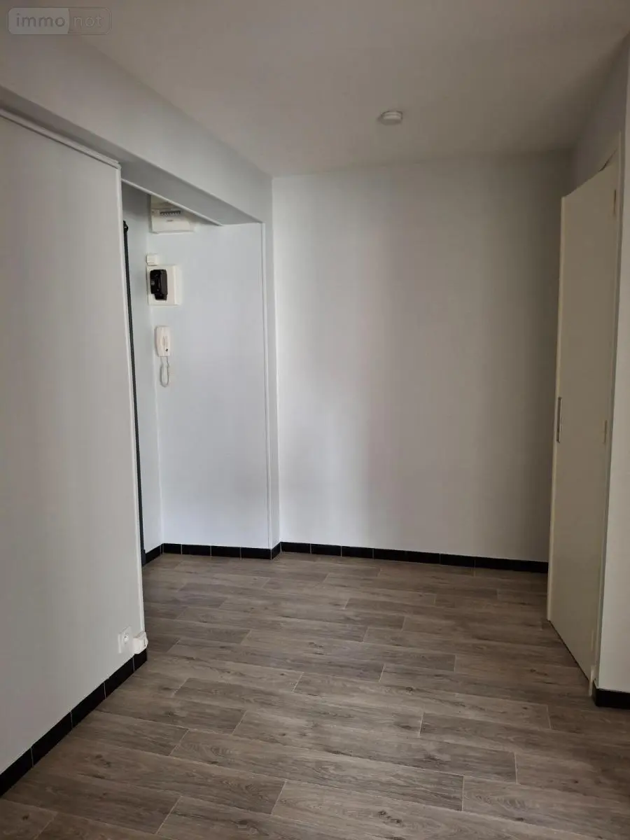 Location appartement Vichy 03200 Allier 03 42 m2 1 pièce 479 euros 03019-L109 003
