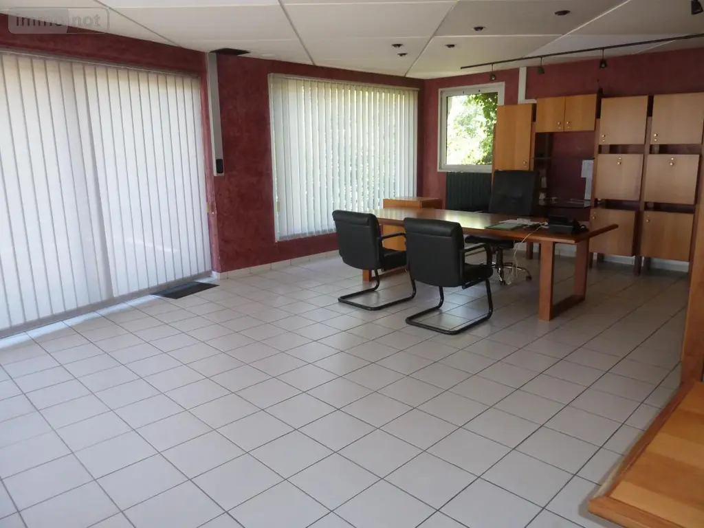 Location fonds et murs commerciaux Féchain 59247 Nord 59 1900 m2 25 pièces 4000 euros 59083-L1683 023