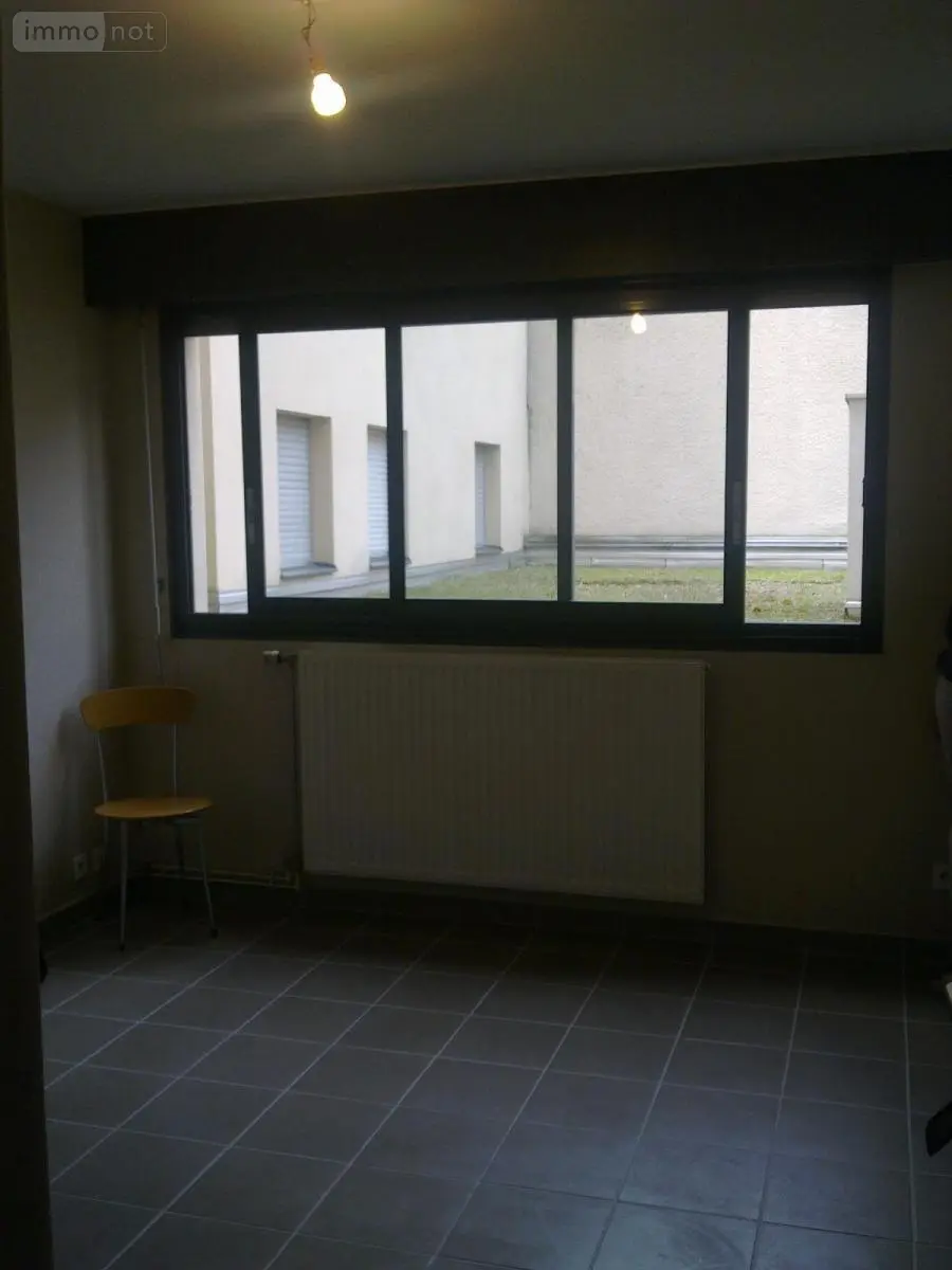 Location appartement Vichy 03200 Allier 03 18 m2 1 pièce 334 euros 03019-L107 002