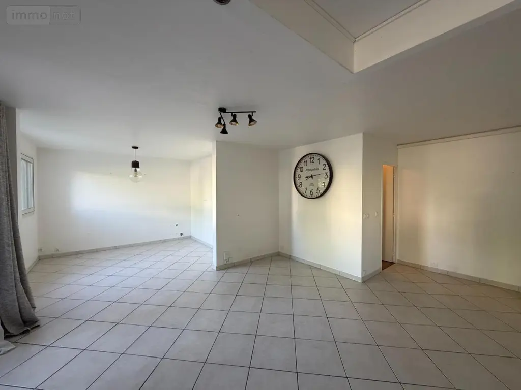 Appartement a vendre Saint-Priest 69800 Rhône 69 74 m2 3 pièces 179000 euros 01070-819 007