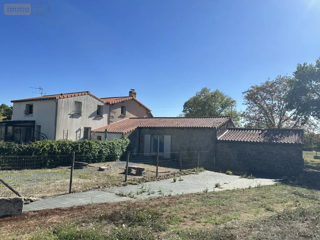 Maison a vendre Saint-Hilaire-de-Loulay 85600 Vendée 85 288 m2 568000 euros 85020-1541 004