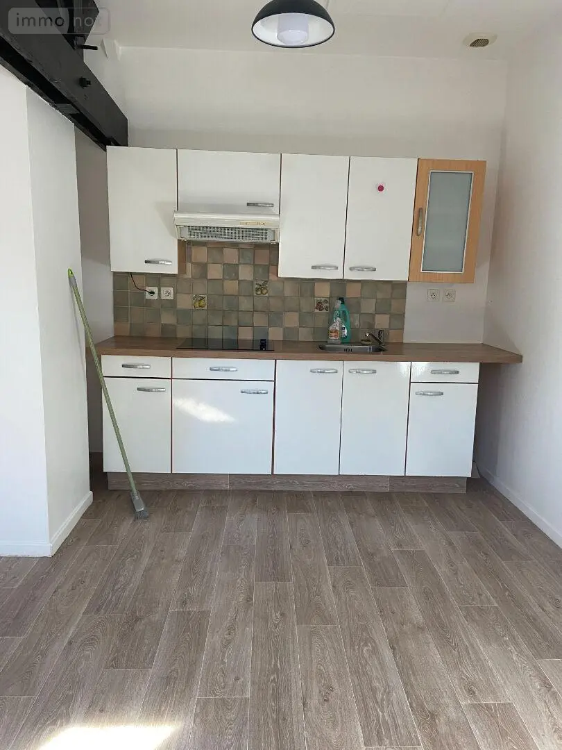 Location appartement Rennes 35000 Ille-et-Vilaine 35 47 m2 3 pièces 880 euros 001-2655 003