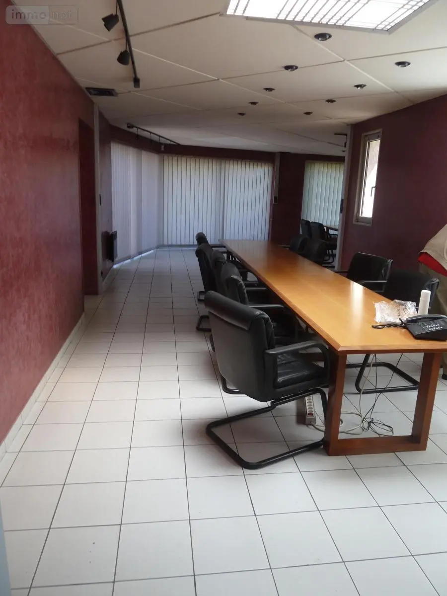 Location fonds et murs commerciaux Féchain 59247 Nord 59 1900 m2 25 pièces 4000 euros 59083-L1683 025